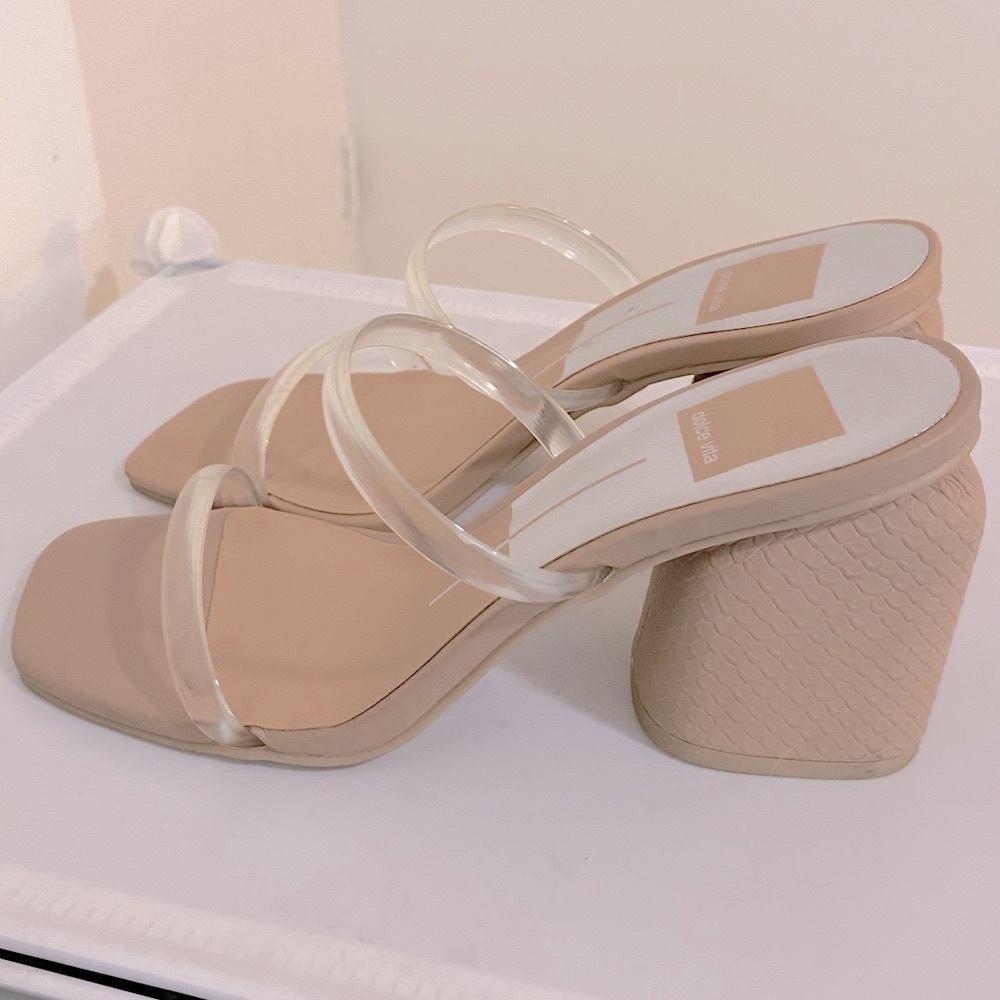Nude block mules